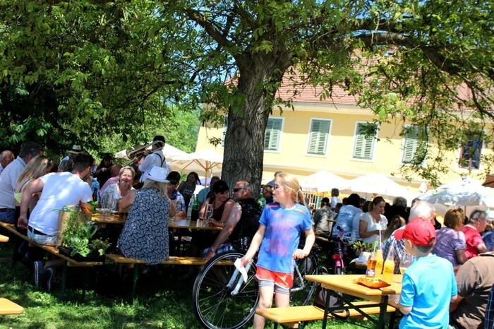 Regionale Köstlichkeiten gab es für große und kleine Besucher.