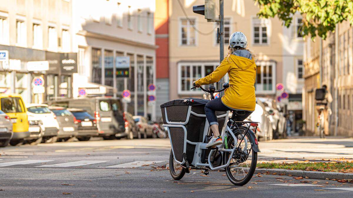 Sujet, Feature,Fahrrad, Lastenrad, Radweg, Radfahrer , Graz am 28.09.2021