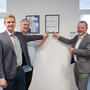 Patrick Schaffernak (operativer Leiter evon Smart Home), Herbert Weiß (Geschäftsführer Hiquel) und Wilhelm Großeibl (Vorstand der Schrack Technik Holding AG)