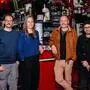 Andreas Heller (Ortweinschule), Künstlerin Helga Enzi, Kombüsen-Chef Markus Harg und Uwe Gallaun (von links nach rechts)