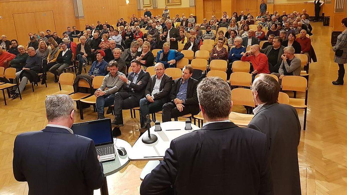 Rund 150 Interessierte kamen gestern Abend zum Fusions-Infoabend in die Stadtsäle Voitsberg
