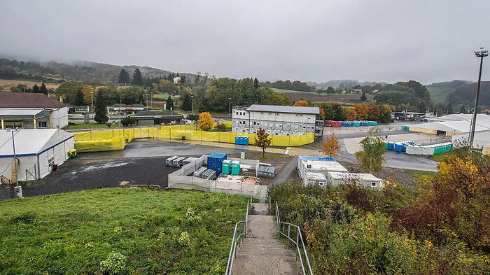 Das Sammellager Spielfeld, wie es zunächst genannt wurde, wurde zum "Grenzmanagement" ausgebaut. Seit März kamen hier jedoch keine Flüchtlinge mehr an, es steht seitdem leer.