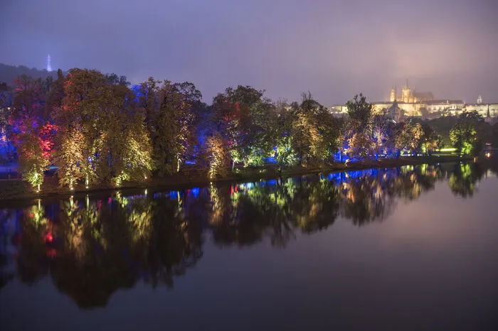 "Zaubergarten" für das Lichtfestival in Prag