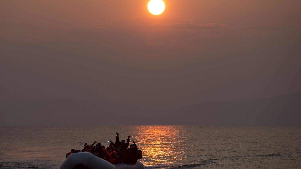 Archivbild: Leiche von Mädchen an Strand von griechischer Insel Lesbos angespült