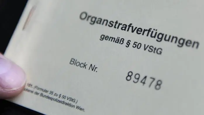 Ein 20-Euro-Organmandat kommt einem Grazer Verkehrspolizisten nun teuer zu stehen