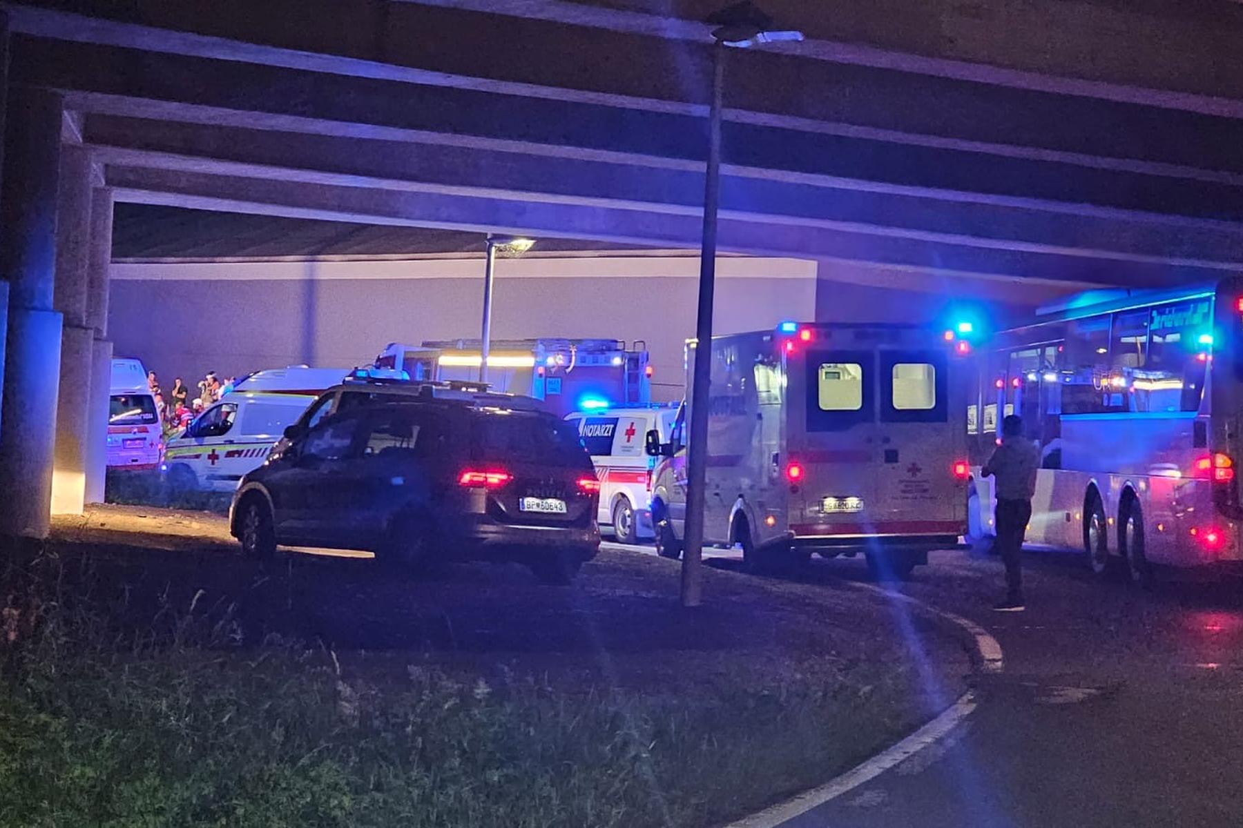 Graz Gösting: Schwerer Unfall bei Autobahnabfahrt Graz Nord: Mehrere Verletzte