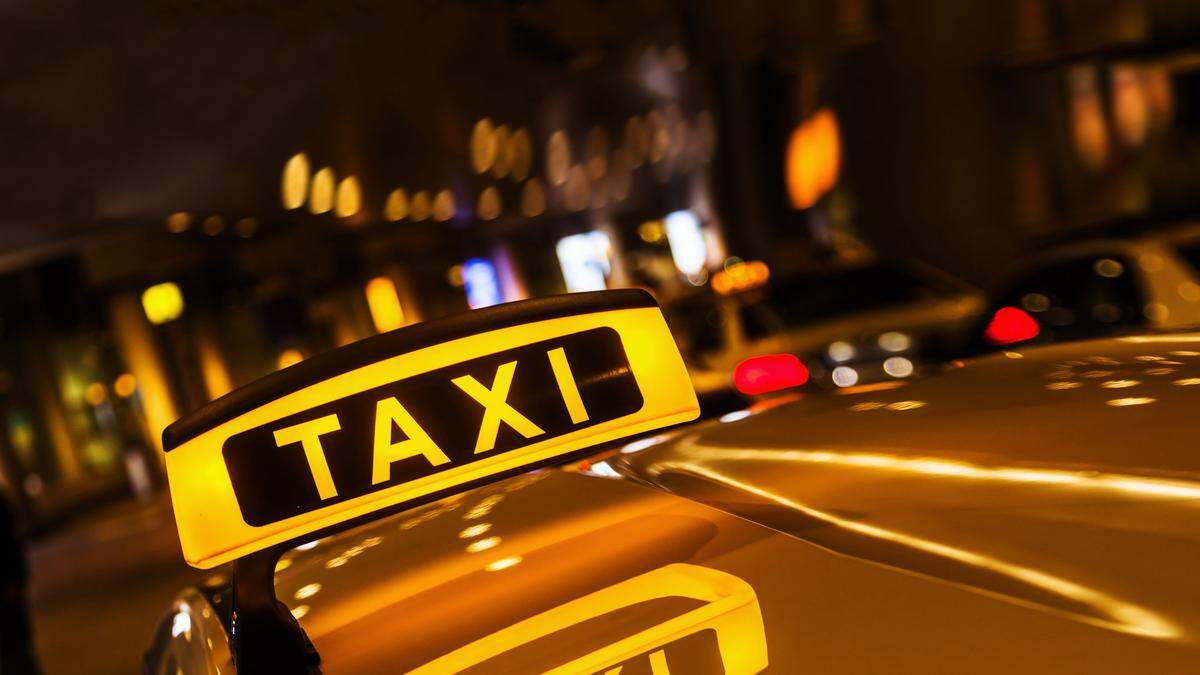 Ein Taxi ist im Ausseerland nachts nur bei vorheriger Vorreservierung zu bekommen
