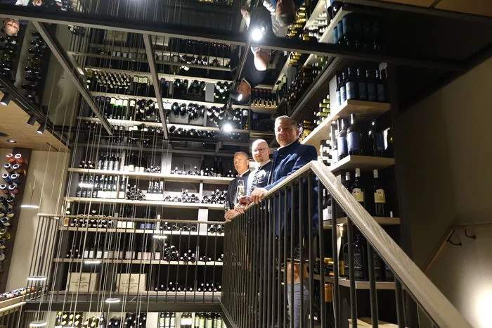 Im Jahr 2005 gründeten sie ein Weingut in Gamlitz und produzieren elf Weinsorten. Betrieben wird das Weingut vom Winzer Peter Kapun.