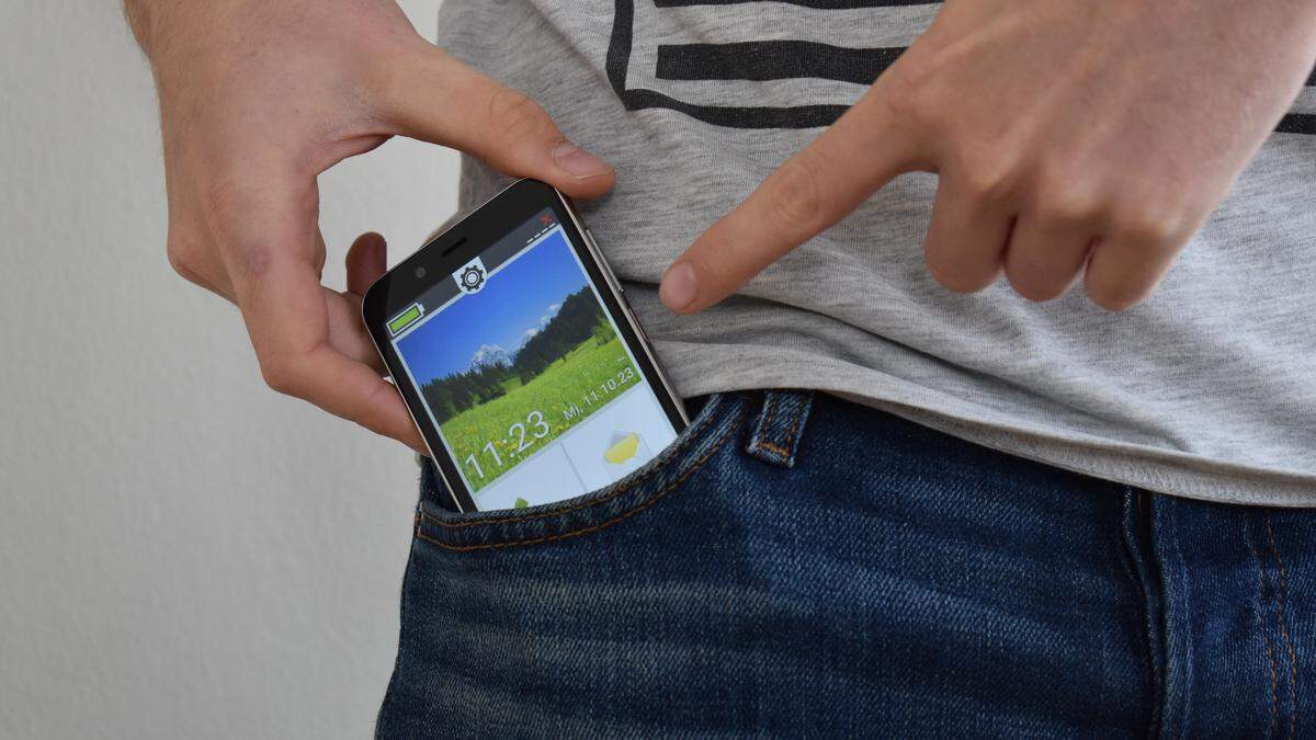 Lassen Mobilfunker ihre Kunden mit der Pauschale tiefer in die Taschen greifen als erlaubt?