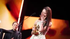 Michelle Yeoh bei der Überreichung des Berlinale Ehrenbären