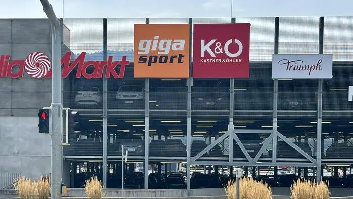 In zwei Drogeriemärkten im Liezener Einkaufszentrum ELI nahm die Pensionistin Waren mit, ohne zu bezahlen
