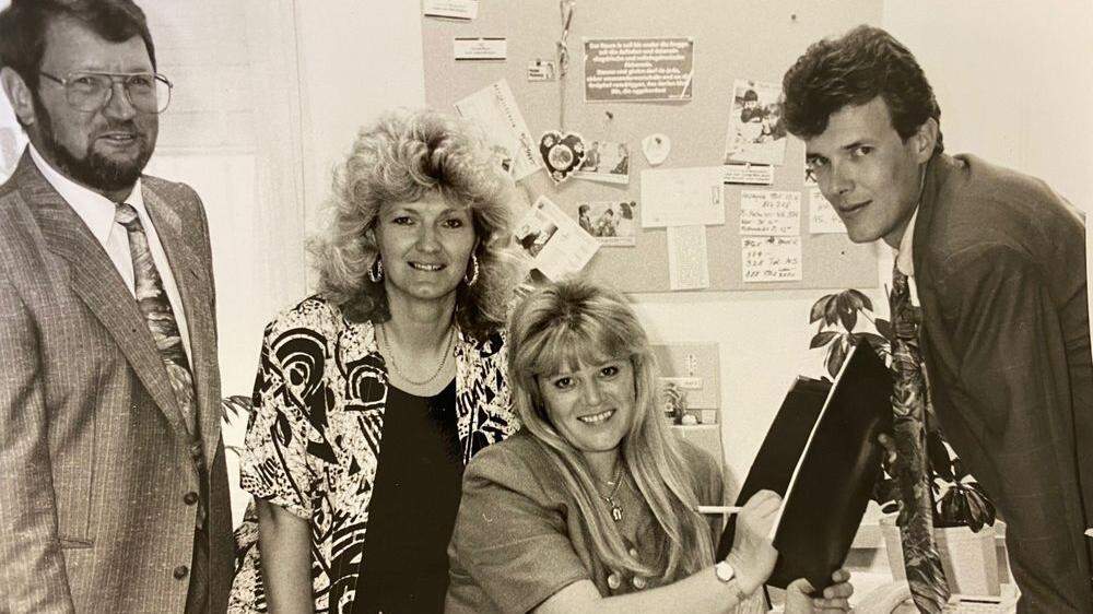 Das Team der Kleinen Zeitung im Jahr 1991 (von links): Richard Rosker (Vertrieb), Anneliese Resch (Sekretariat), Lydia Lasutschenko (Redaktion) und Martin Konrad (Anzeigen)