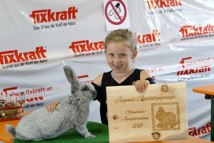 Übrigens: Mit Leonie Rainer (7) wurde eine Schülerin aus Gradenegg Jugend-Ausstellungssiegerin. 