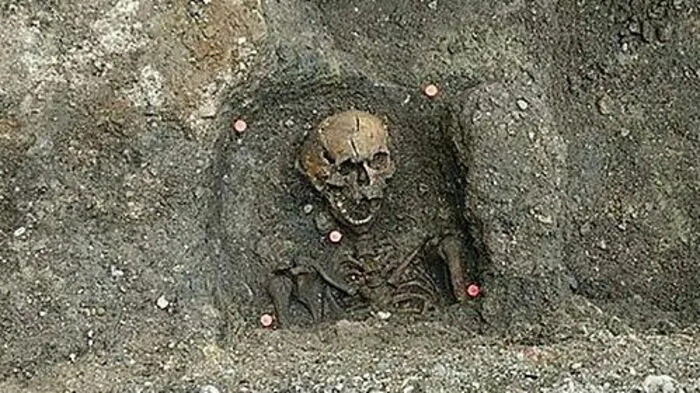 Die Funde könnten Teil eines ehemaligen Klosterfriedhofes sein