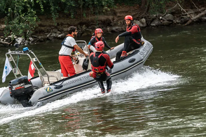 Mann über Bord heißt es durchaus mit Absicht - ist doch das Retten von Personen aus dem Wasser eine der wichtigsten Aufgaben, die auch geübt werden müssen.
