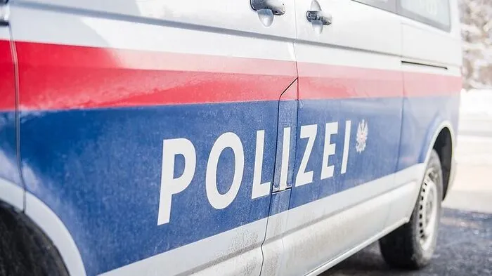 Platz 15: Ein 28-Jähriger fuhr einen 41-jährigen Rumänen nieder. Der Tat war ein Streit vor einer Disco vorausgegangen. Drei Männer sollen die Freundin des 28-Jährigen bedrängt haben. Der 28-Jährige fuhr weg, kam aber zurück und fuhr direkt auf die drei Rumänen zu. Der 41-Jährige wurde dabei lebensgefährlich verletzt.