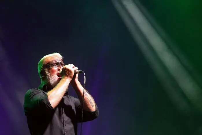 Die fünf Musiker präsentierten die größten Hits der Alternative-Rock-Legenden wie „Losing my Religion“, „Man on the Moon“ oder „Imitation of Life“ mit beeindruckender Authentizität und großer musikalischer Leidenschaft.