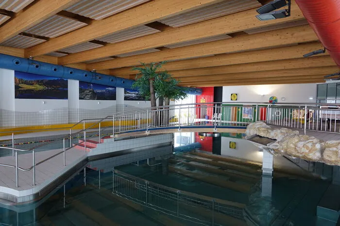 Einsam und verlassen präsentiert sich das Schladminger Schwimmbad