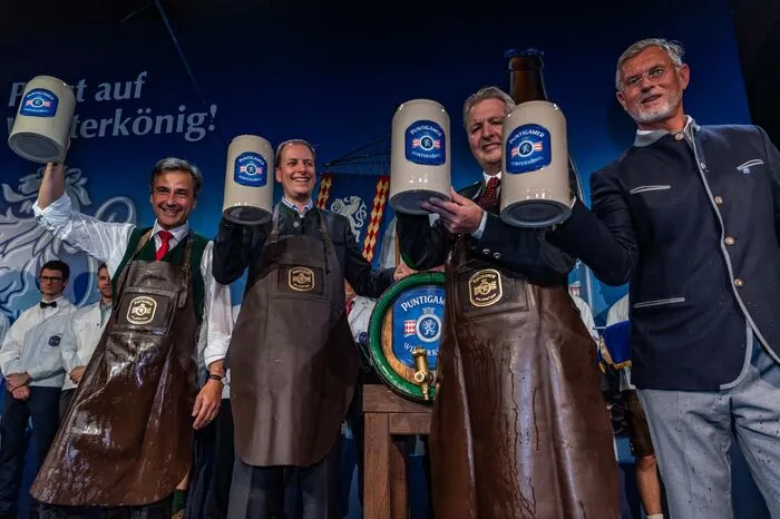 Prost: Siegfried Nagl, Brauunion-Vorstandsvorsitzender Magne Setnes, Braumeister Gerald Zanker und Verkaufsdirektor Region Süd Ronald Zentner.