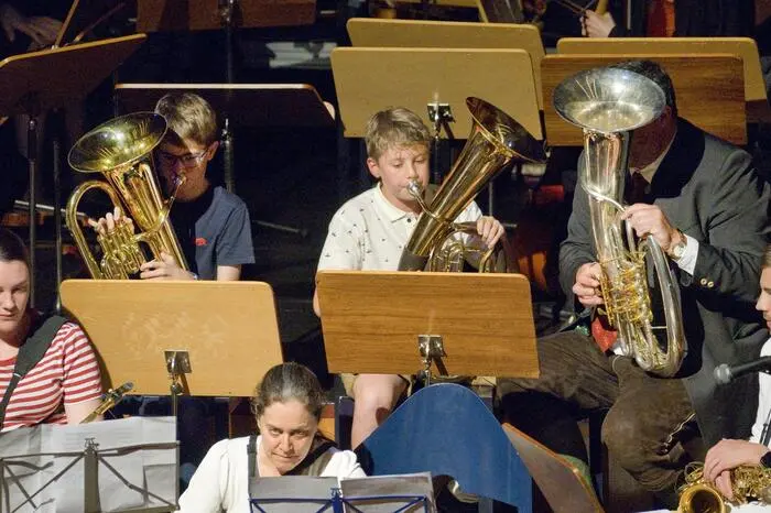 Als Willkommensgruß spielte im Atrium Johann Rinner mit seinen Volksmusikschülern.