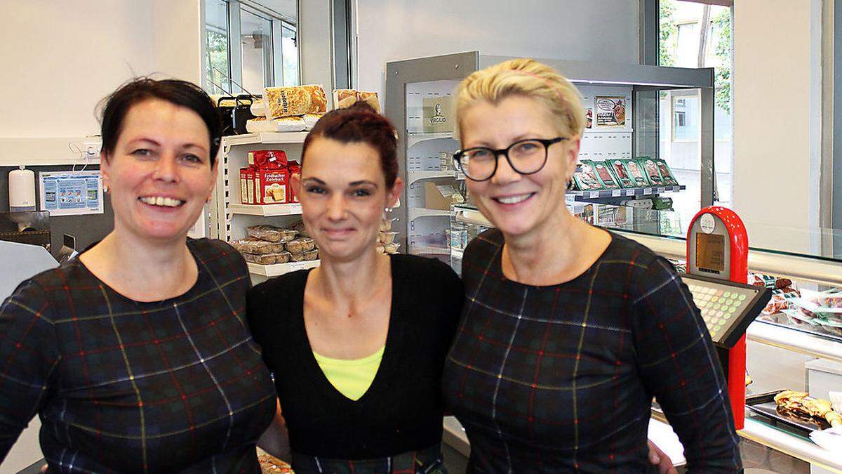 Sabine, Monja und Angelika freuen sich über das positive Feedback der Kunden