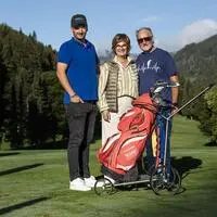 Ein besonders erfreuliches Ergebnis der Kirchheimerhof Golfwoche ist die große
Spendenbereitschaft der Teilnehmerinnen und Teilnehmer