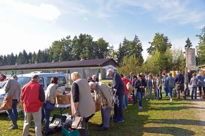 Um die 70 Aussteller und zahlreiche Schnäppchenjäger trafen sich am Samstag im Kabonhof.
