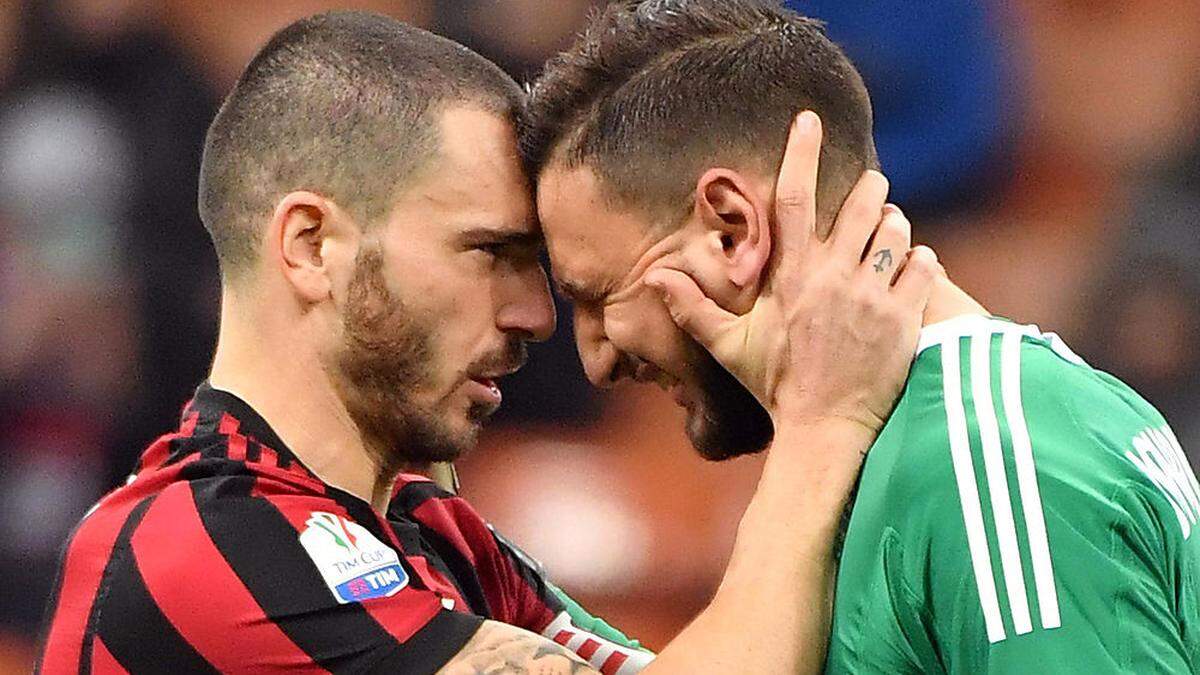 Leonardo Bonucci (links) tröstete Gianluigi Donnarumma