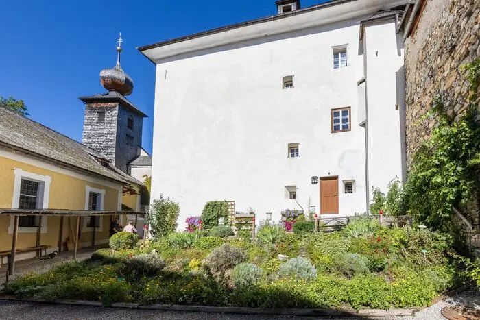 Der Jesuitengarten im Schlosshof hat eine lange Geschichte.