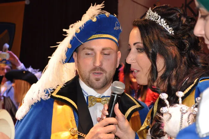 Nun liegt es an Rene Pucher und Katrin Wilhelm die Schattseitner Narren durch den Fasching zu führen.
