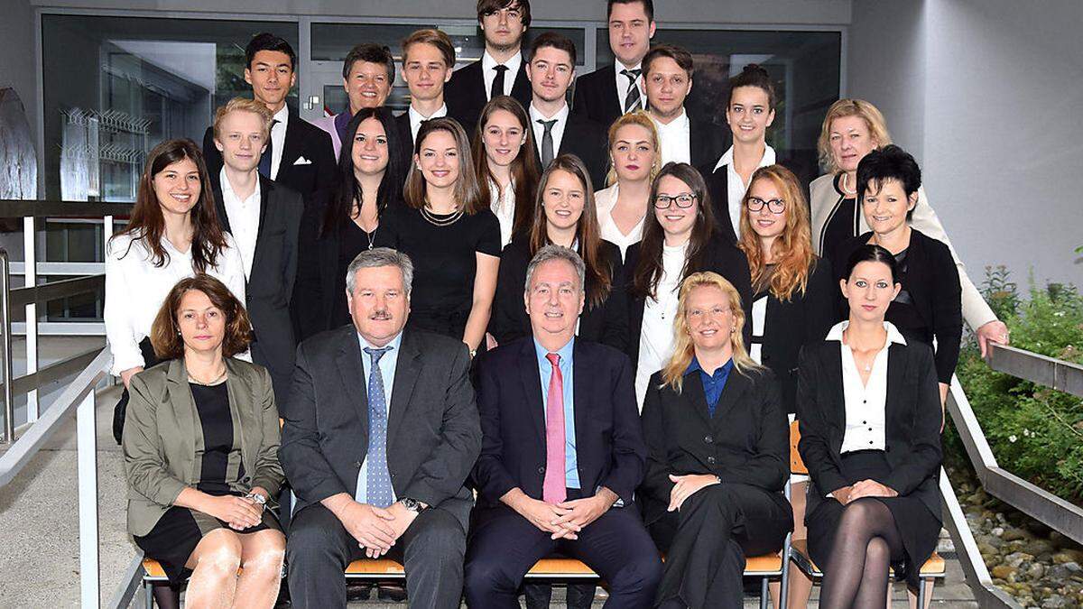 Die Schüler (und Lehrer) der Handelsakademie Feldkirchen haben Grund zum Feiern 