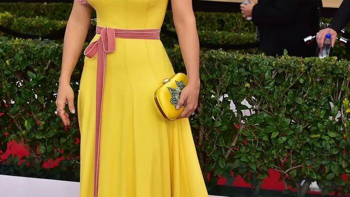 Zum 23. Mal wurden die Preise von Hollywoods Schauspielerverband SAG (Screen Actors Guild) am Sonntagabend in Los Angeles vergeben. Salma Hayek kam in gelber Gucci-Robe.