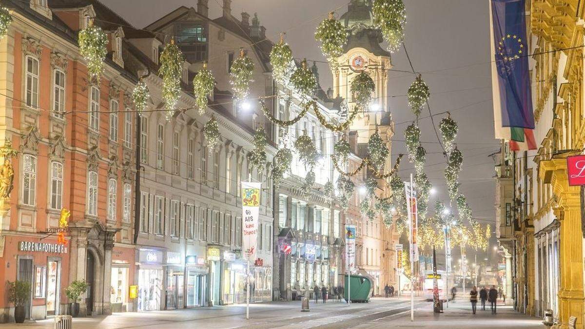 Die umgedrehten Christbäume in der Herrengasse