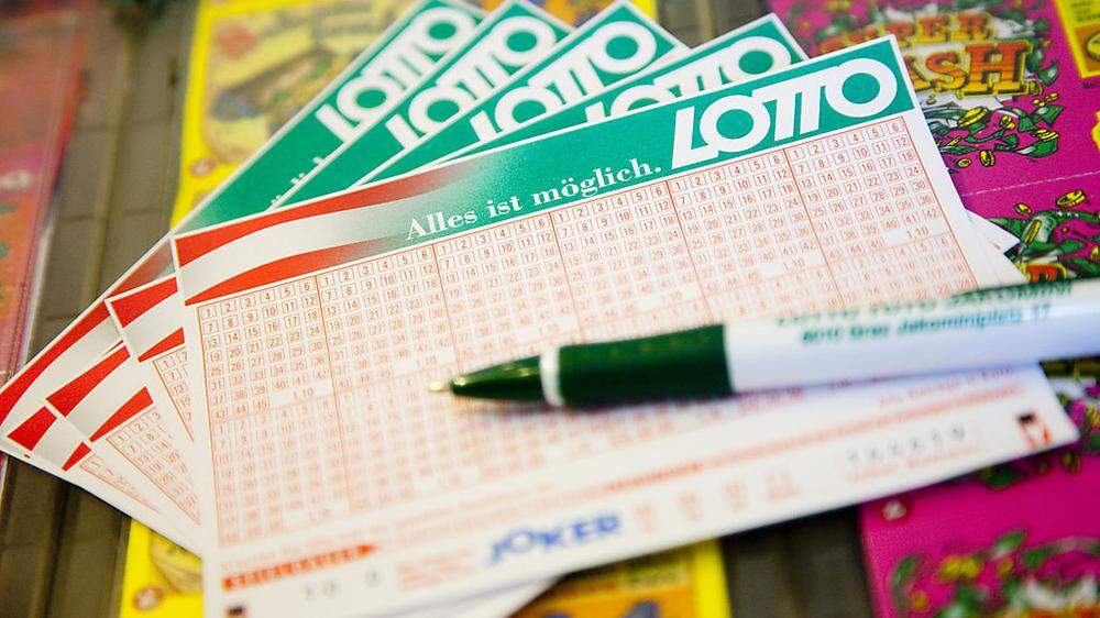 Lottoscheine, Rubellose und Zigaretten im Gesamtwert von mehreren zehntausend Euro stahl eine Angestellte ihrem Arbeitgeber
