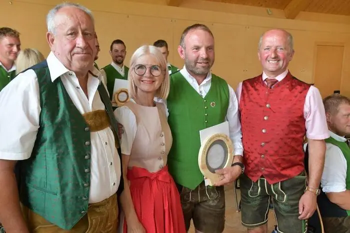 Für Vereinstreue wurden mehrere Mitglieder ausgezeichnet.