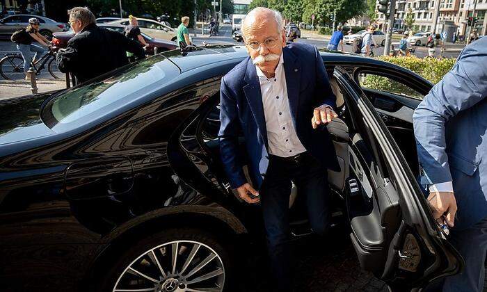Daimler-Chef Dieter Zetsche im Bundesministerium für Verkehr