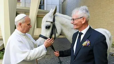 Ein polnischer Pferdezüchter übergab Papst Leo XIV. ein besonderes Geschenk