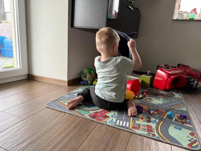 Licht, Überhitzung durch Fieber, Kälte, Schlafmangel: vieles kann einen Anfall auslösen