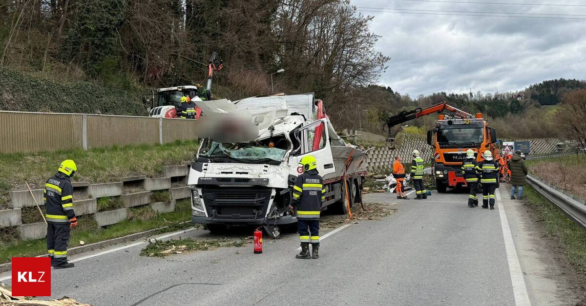 B-ume-st-rzten-bei-Voitsberg-von-B-schung-und-zertr-mmerten-Lkw-Kabine