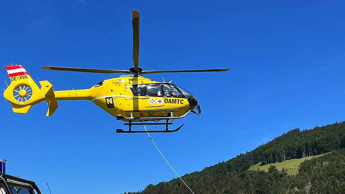 Christophorus 7 flog den schwer verletzten Motorradfahrer ins Krankenhaus nach Innsbruck (Sujetfoto)