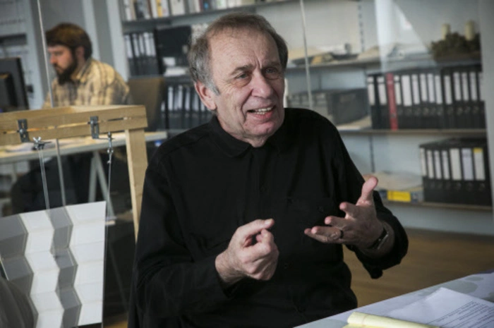 Das 2003-Eiland,, das der Designer Vito Acconci entworfen hat, soll künftig. . .