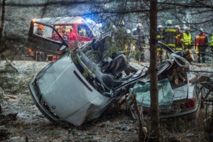 Der alarmierte Notarzt konnte jedoch nur noch den Tod des jungen Mannes feststellen.