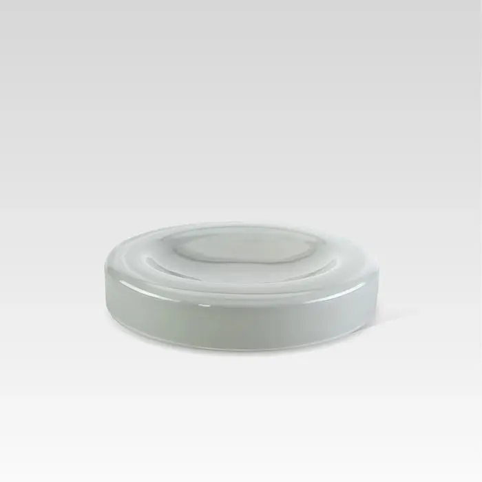 Verregneter Himmel: Die WET Bowl Big Grey von Ursula Futura ist handgefertigt und von der Oberfläche eines natürlichen Wasserbeckens inspiriert.