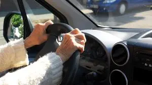 Eine Seniorin verirrte sich auf dem Weg zum Einkaufen