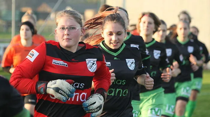 Die Hofer Fußballdamen kämpfen heute um den Aufstieg in die zweite Bundesliga.