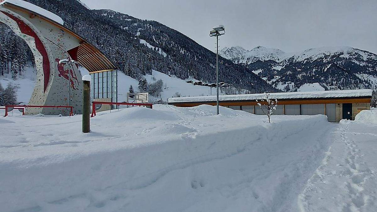 In der Stocksportanlage in Großkirchheim haben sich in den vergangenen Wochen angeblich regelmäßig Stocksportler getroffen