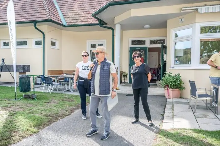 Organisiert wurde das Turnier von der Familie Legenstein mit den Geschwistern Rauch. Im Bild: Sonja Rauch, Wolfgang Haas und Andrea Legenstein (v.l.)