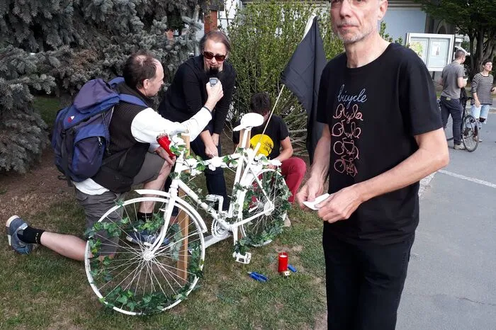 Die Grazer Radler-Szene stellte deshalb am Freitagabend ein Ghostbike an der Unfallstelle in Liebenau auf.