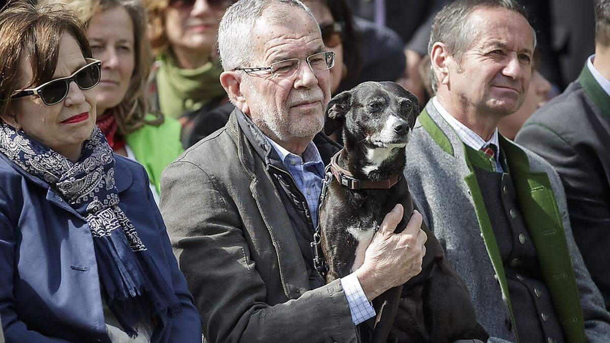 Van der Bellen mit Hund Juli