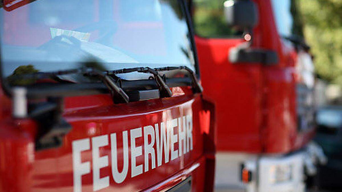 Der Stall stand in Vollbrand als die Feuerwehren eintrafen